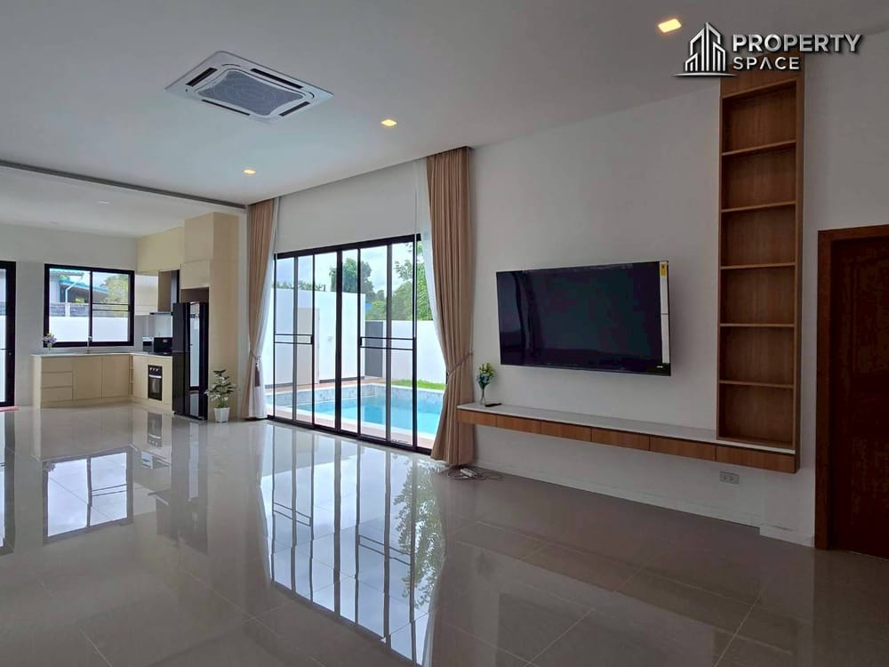 Modern 4 Bedroom Pool Villa In East Pattaya For Sale Image 6