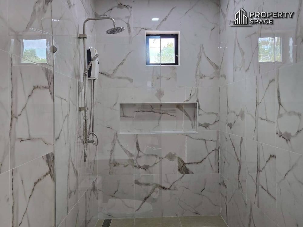 Modern 4 Bedroom Pool Villa In East Pattaya For Sale Image 15
