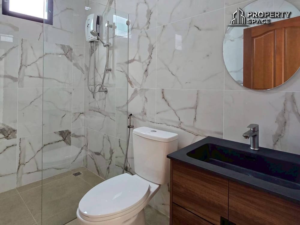 Modern 4 Bedroom Pool Villa In East Pattaya For Sale Image 19