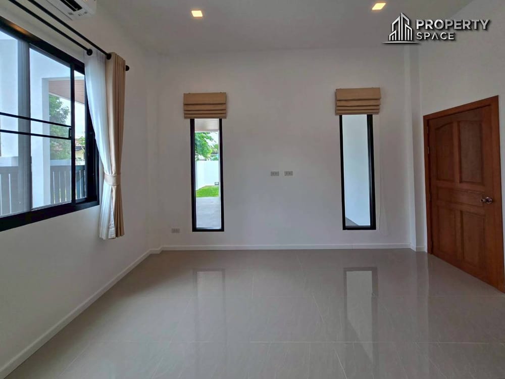 Modern 4 Bedroom Pool Villa In East Pattaya For Sale Image 17