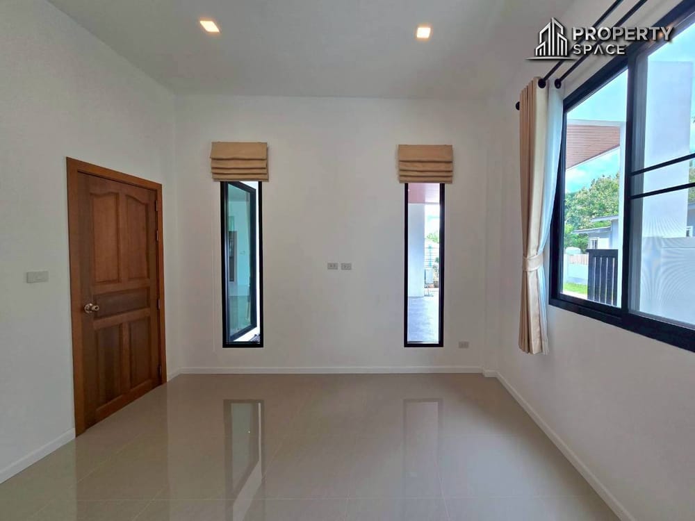 Modern 4 Bedroom Pool Villa In East Pattaya For Sale Image 18