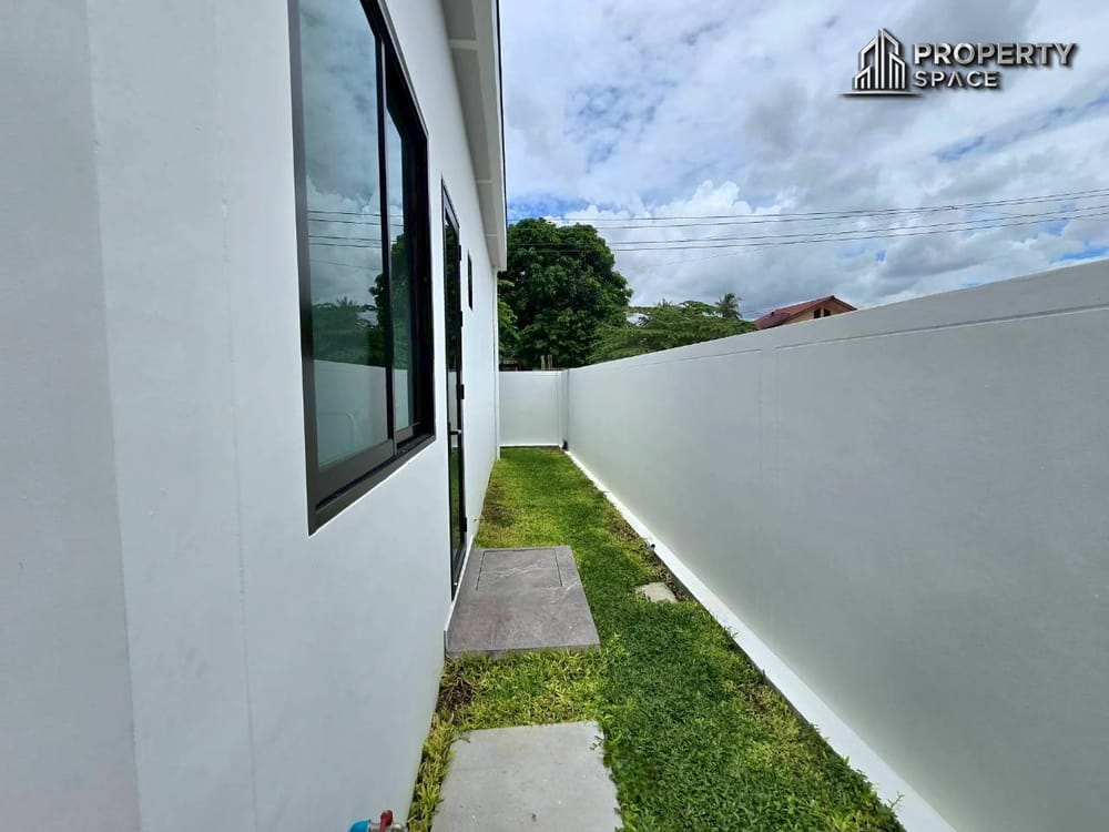 Modern 4 Bedroom Pool Villa In East Pattaya For Sale Image 20
