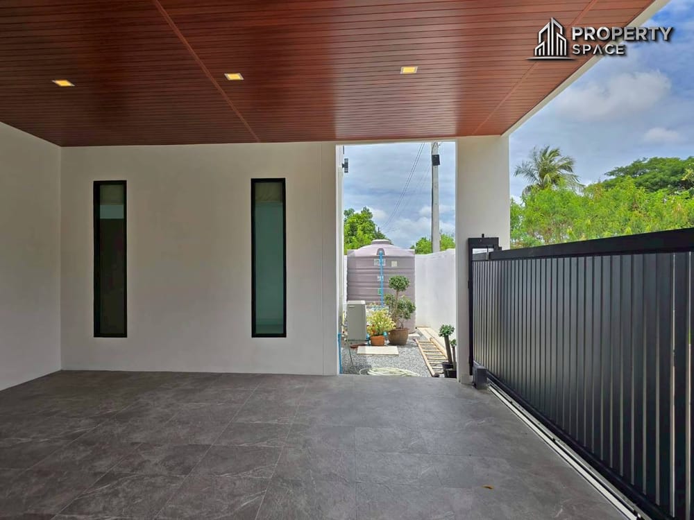 Modern 4 Bedroom Pool Villa In East Pattaya For Sale Image 24
