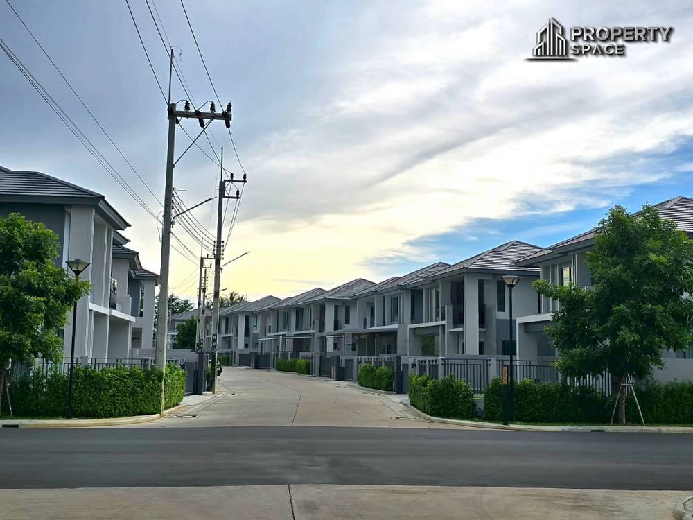 Ideal for Families Spacious 4-Bedroom House In Patta Element Pattaya For Rent  Image 32