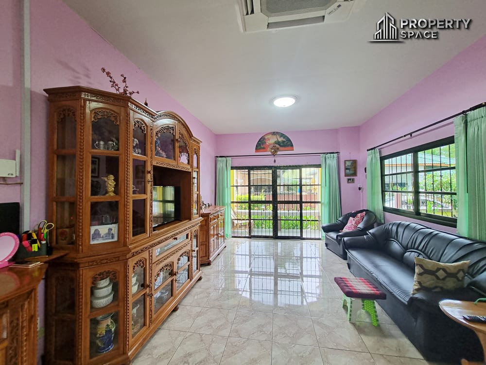 3 Bedroom Detached House In Gated Compound In Nong Pla Lai Pattaya For Sale Image 6