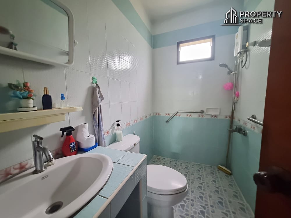 3 Bedroom Detached House In Gated Compound In Nong Pla Lai Pattaya For Sale Image 14