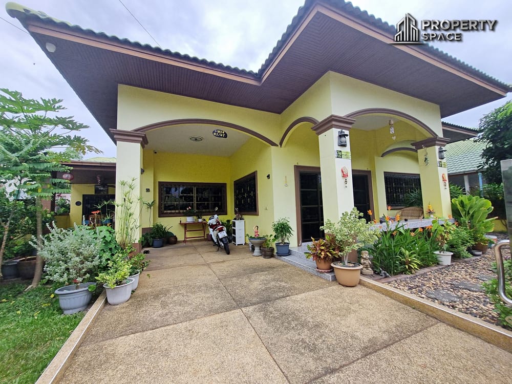 3 Bedroom Detached House In Gated Compound In Nong Pla Lai Pattaya For Sale Image 1