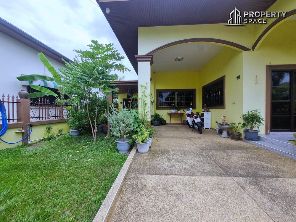 3 Bedroom Detached House In Gated Compound In Nong Pla Lai Pattaya For Sale Image 3