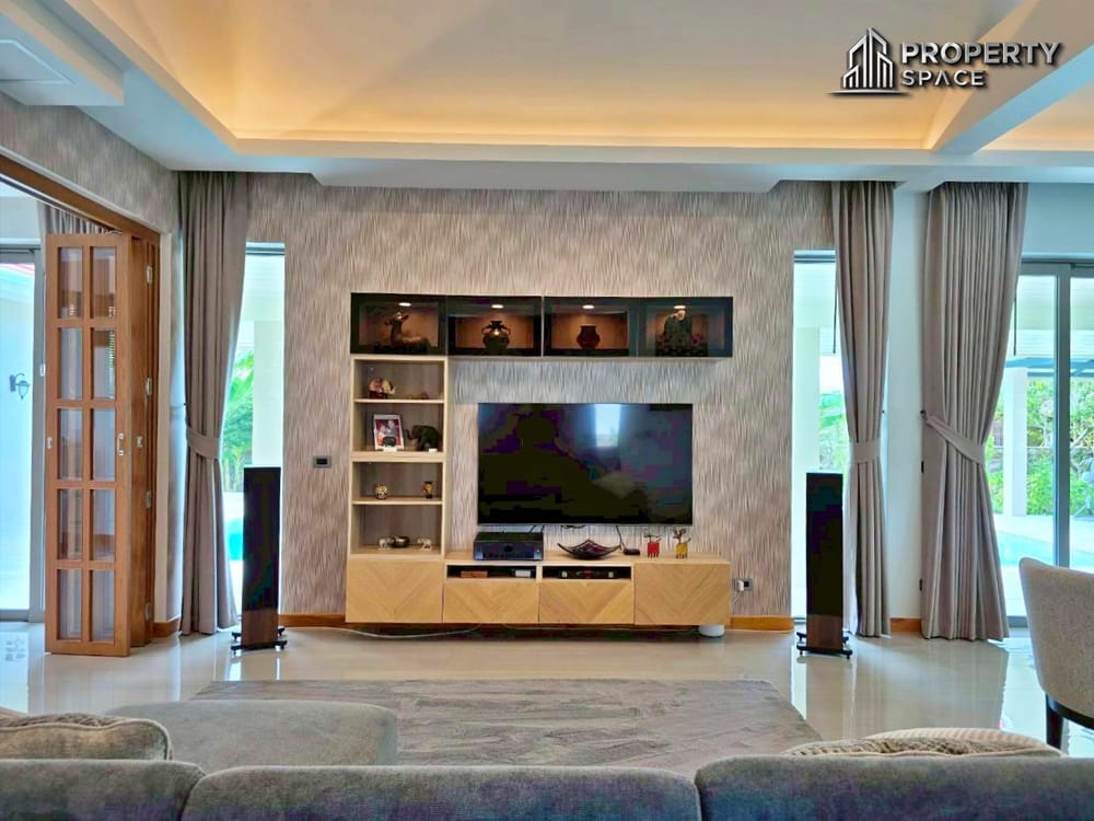 3 Bedroom Pool Villa With Elegant Premium Interiors in East Pattaya For Sale  Image 13