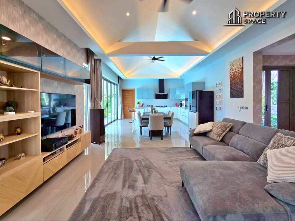 3 Bedroom Pool Villa With Elegant Premium Interiors in East Pattaya For Sale  Image 12