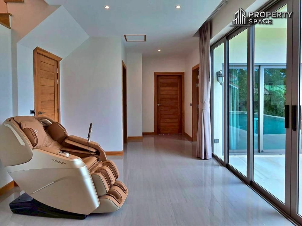 3 Bedroom Pool Villa With Elegant Premium Interiors in East Pattaya For Sale  Image 24