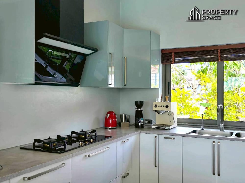 3 Bedroom Pool Villa With Elegant Premium Interiors in East Pattaya For Sale  Image 19
