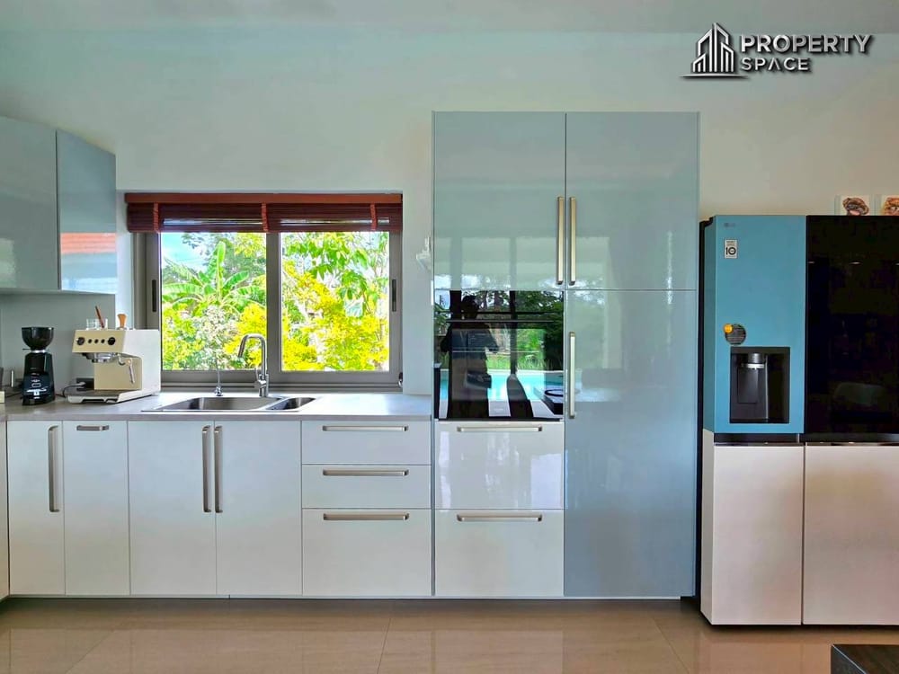 3 Bedroom Pool Villa With Elegant Premium Interiors in East Pattaya For Sale  Image 18