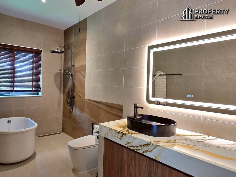 3 Bedroom Pool Villa With Elegant Premium Interiors in East Pattaya For Sale  Image 28