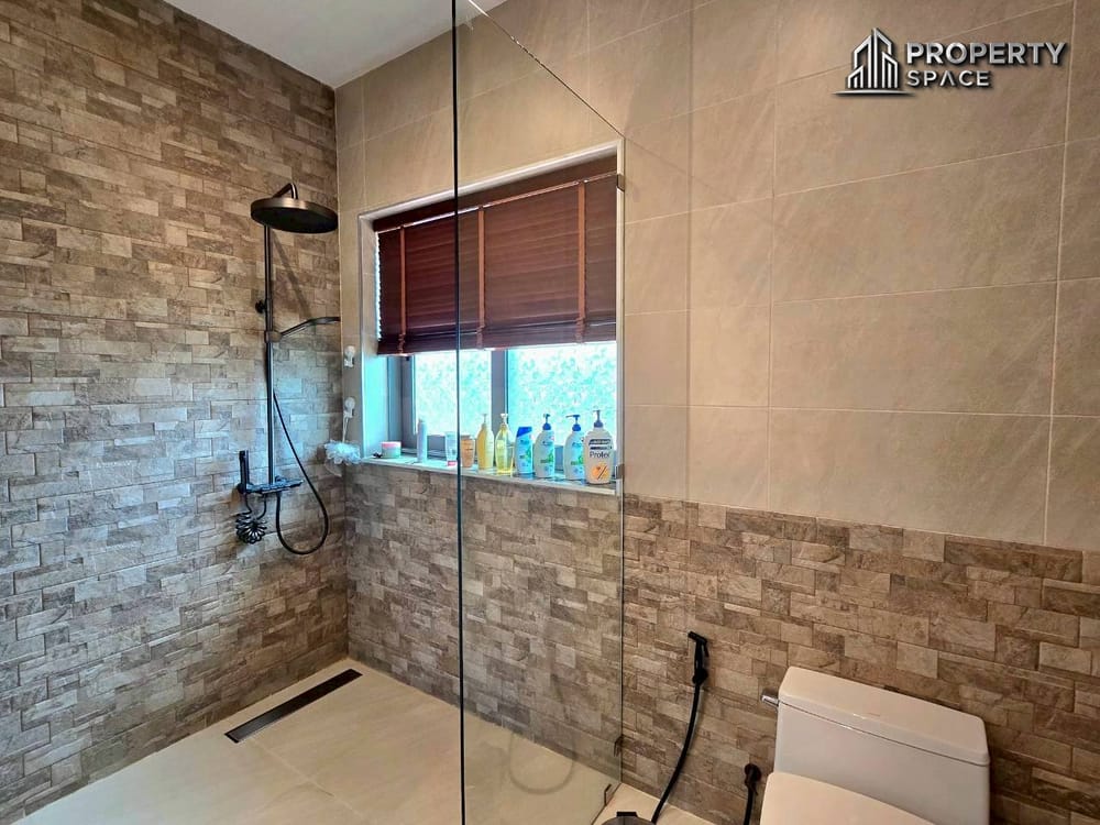 3 Bedroom Pool Villa With Elegant Premium Interiors in East Pattaya For Sale  Image 37