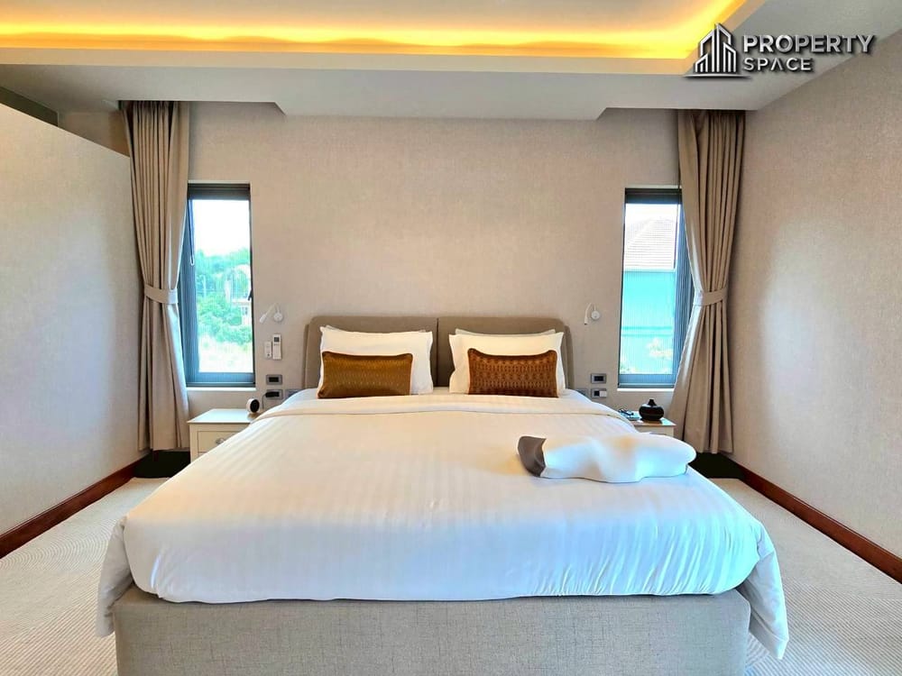 3 Bedroom Pool Villa With Elegant Premium Interiors in East Pattaya For Sale  Image 33