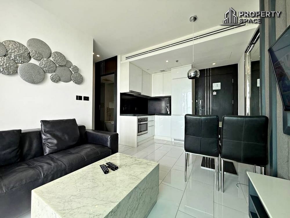 Foreign Quota Sea View 1-Bedroom Condo in Sky Residence Pattaya For Sale Image 4