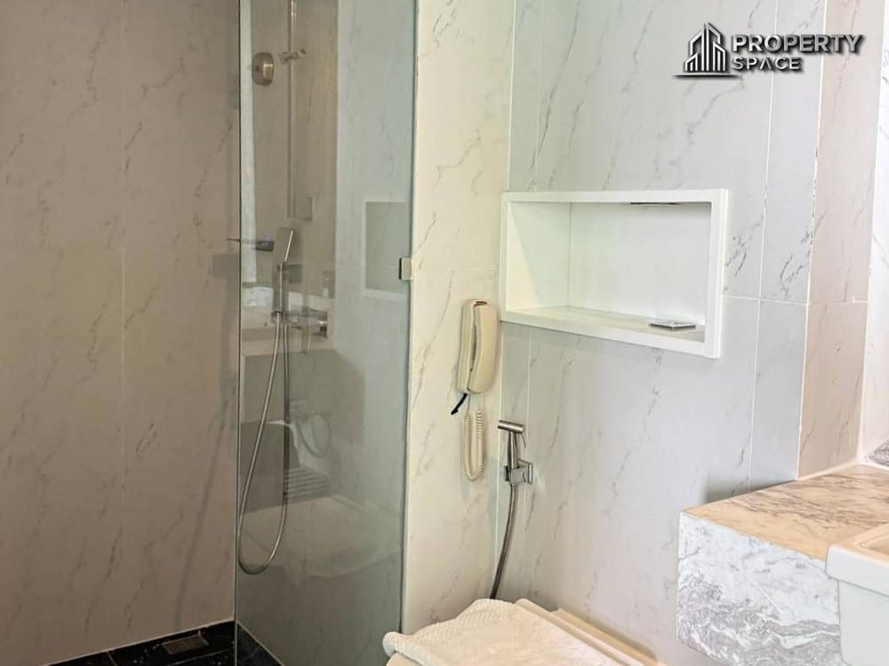 Foreign Quota Sea View 1-Bedroom Condo in Sky Residence Pattaya For Sale Image 7