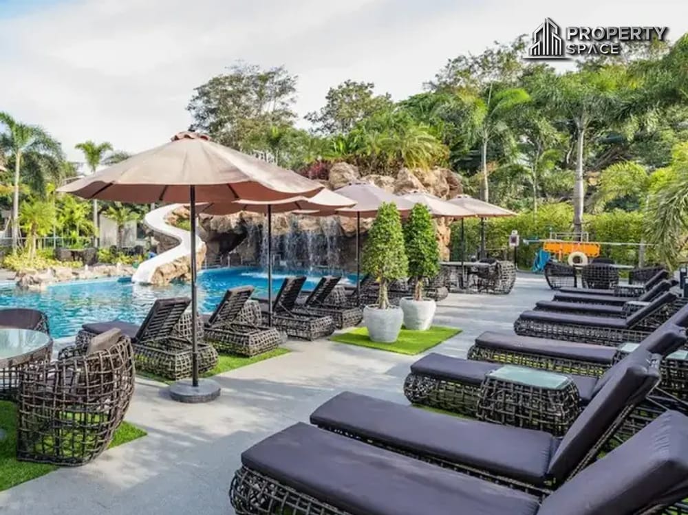 Foreign Quota Sea View 1-Bedroom Condo in Sky Residence Pattaya For Sale Image 1