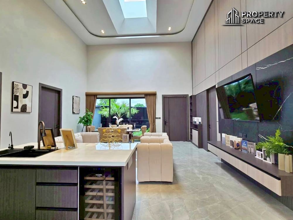 Stunning 3 Bedroom Pool Villa in Soi Siam Country Club Pattaya For Sale Image 9
