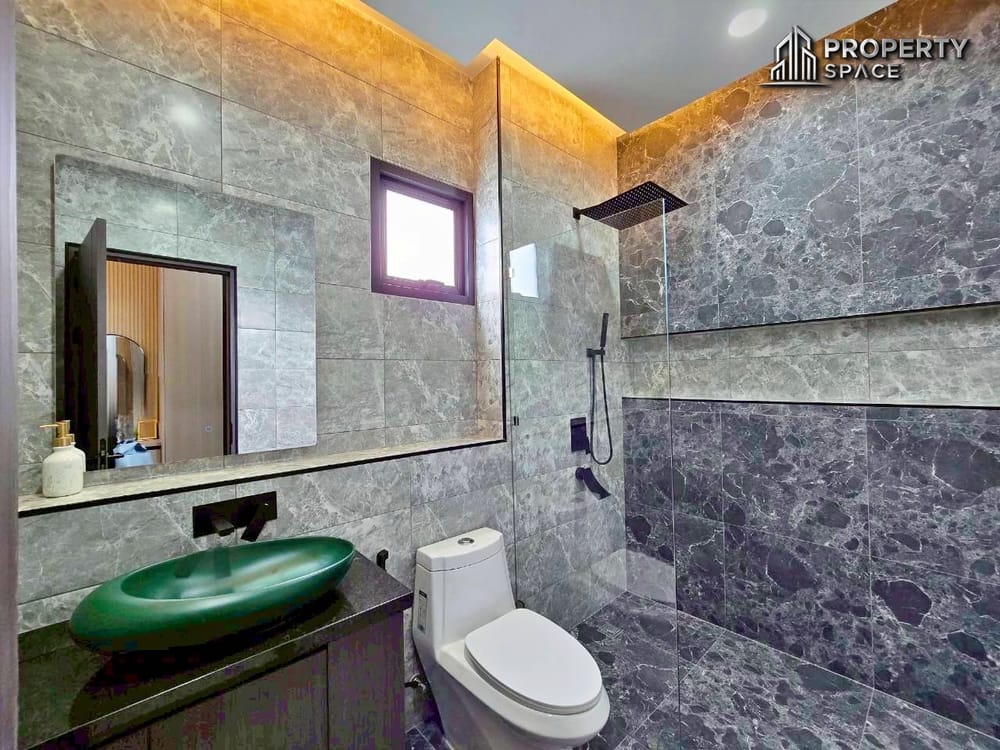 Stunning 3 Bedroom Pool Villa in Soi Siam Country Club Pattaya For Sale Image 26