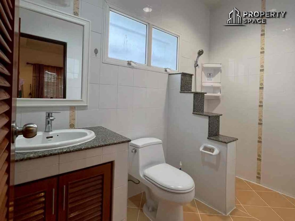 3 Bedroom Detached House In Secured Village East Pattaya For Sale And Rent Image 16