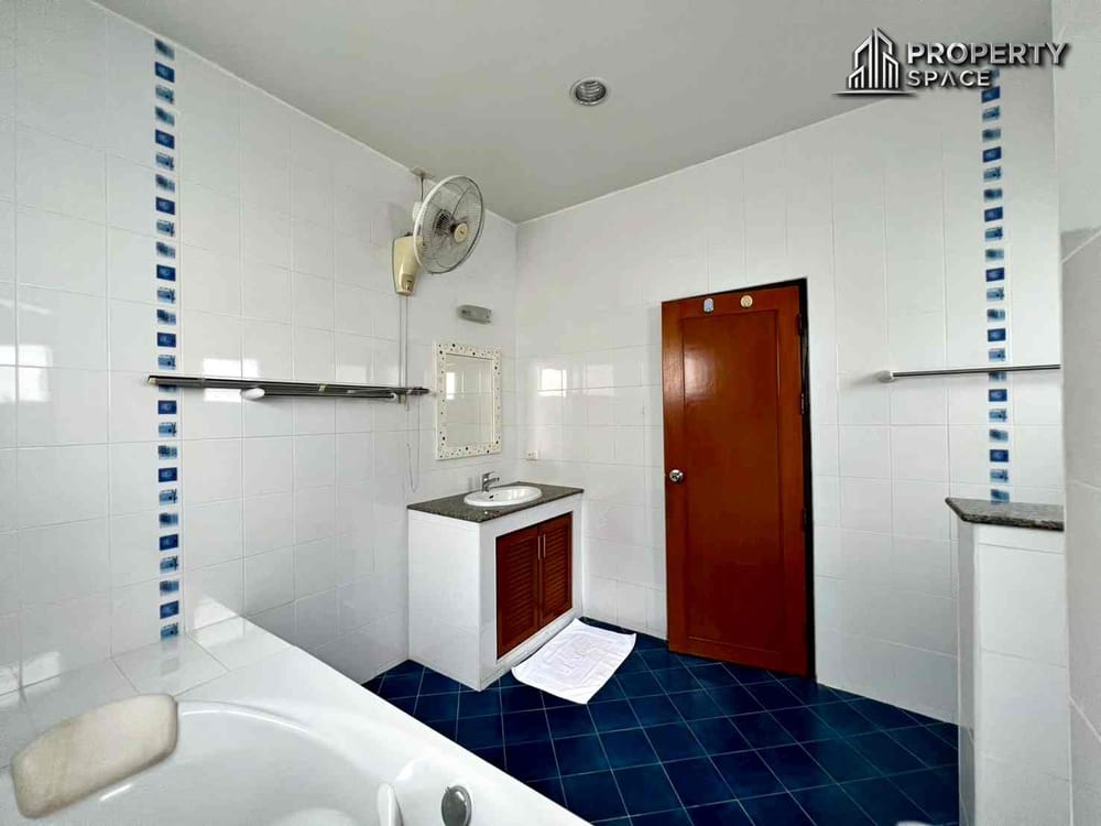 3 Bedroom Detached House In Secured Village East Pattaya For Sale And Rent Image 23