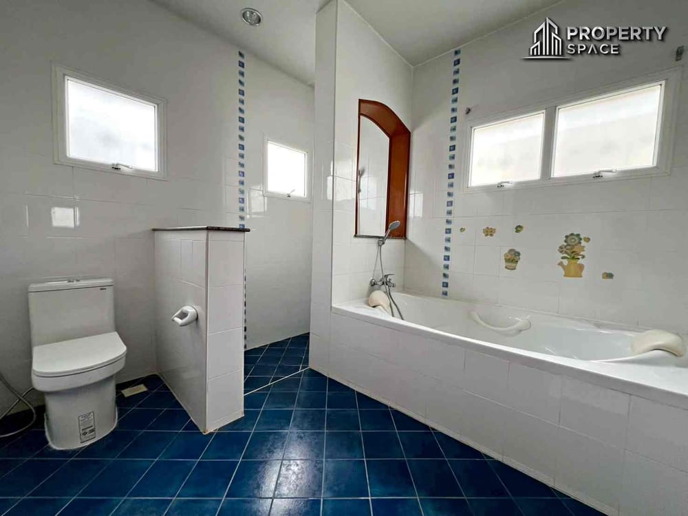 3 Bedroom Detached House In Secured Village East Pattaya For Sale And Rent Image 20