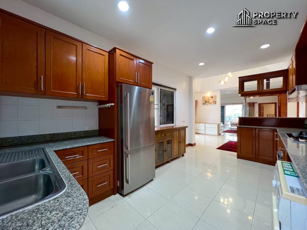 3 Bedroom Detached House In Secured Village East Pattaya For Sale And Rent Image 10