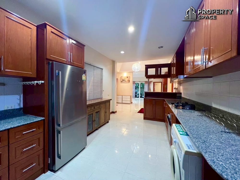 3 Bedroom Detached House In Secured Village East Pattaya For Sale And Rent Image 13