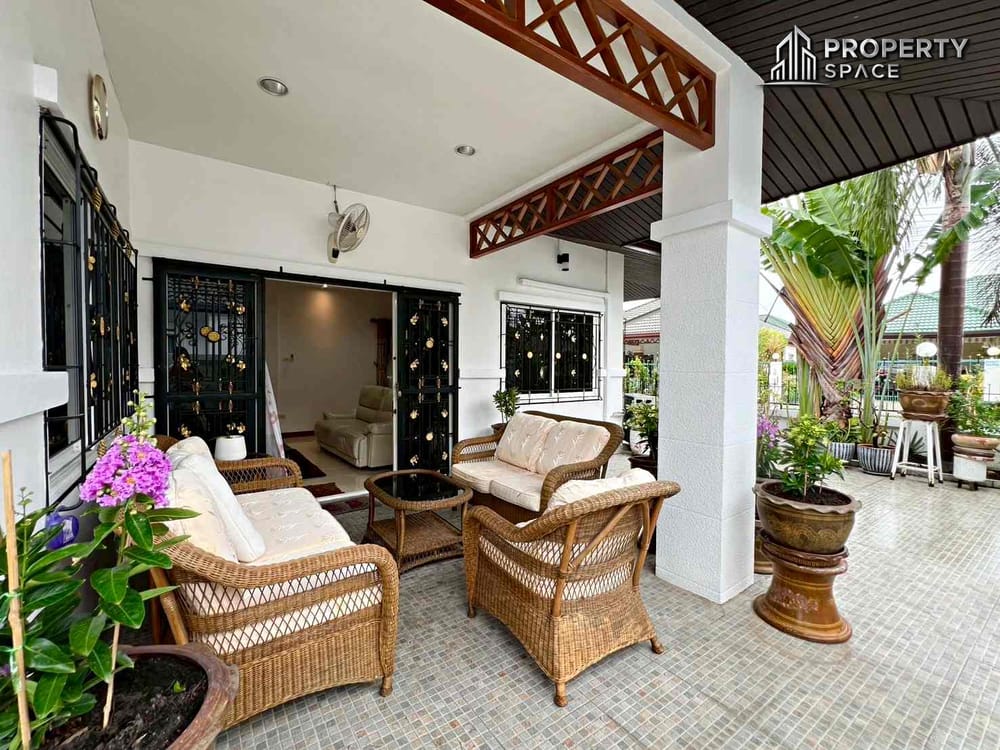 3 Bedroom Detached House In Secured Village East Pattaya For Sale And Rent Image 4