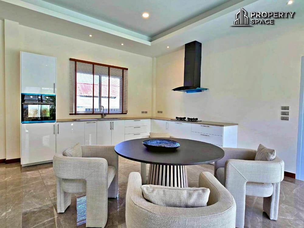 Brand New 3 Bedroom Modern Pool Villa In East Pattaya For Sale Image 10