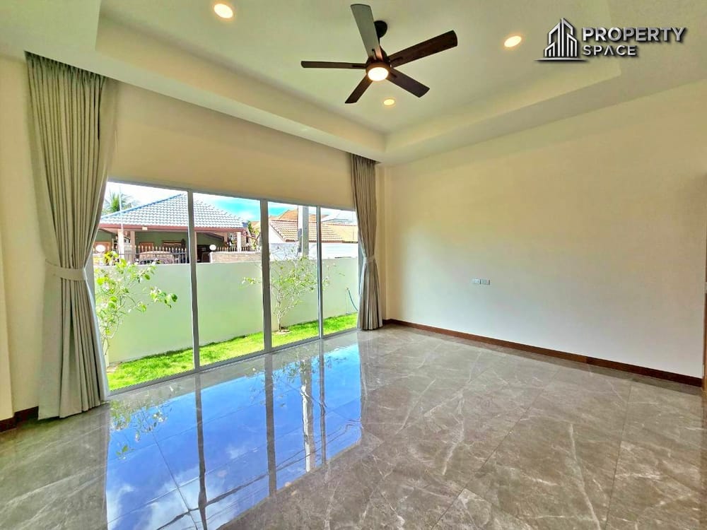 Brand New 3 Bedroom Modern Pool Villa In East Pattaya For Sale Image 24