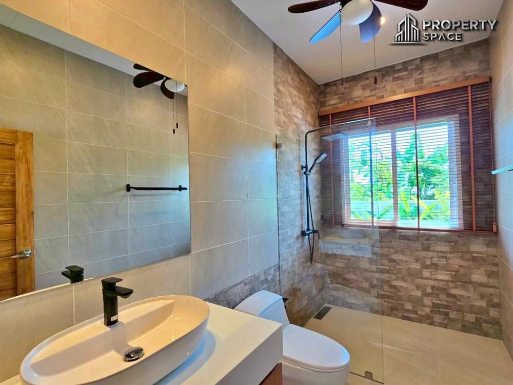 Brand New 3 Bedroom Modern Pool Villa In East Pattaya For Sale Image 26