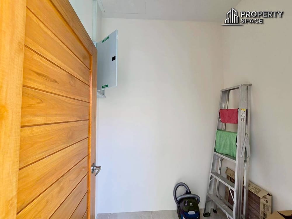 Brand New 3 Bedroom Modern Pool Villa In East Pattaya For Sale Image 27