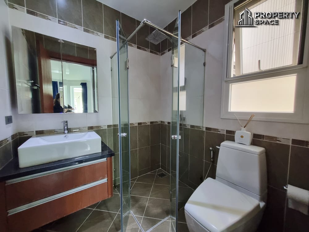 5 Bedroom Pool Villa In Secured Community In Nong Pla Lai Close To Regent International School For Rent Image 19