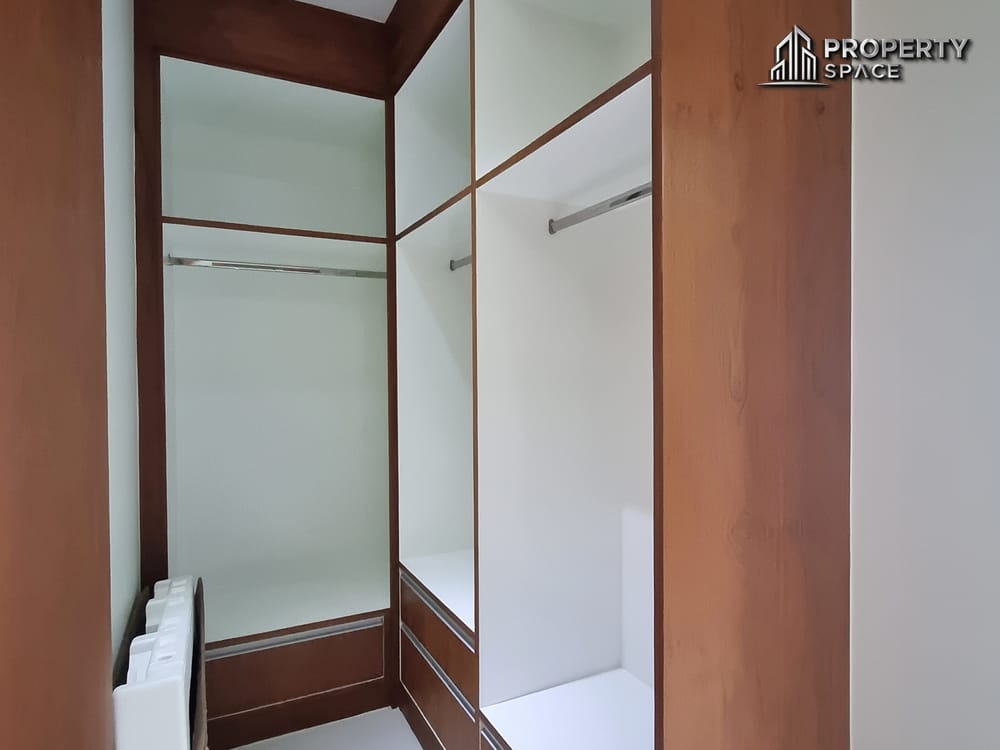 5 Bedroom Pool Villa In Secured Community In Nong Pla Lai Close To Regent International School For Rent Image 25