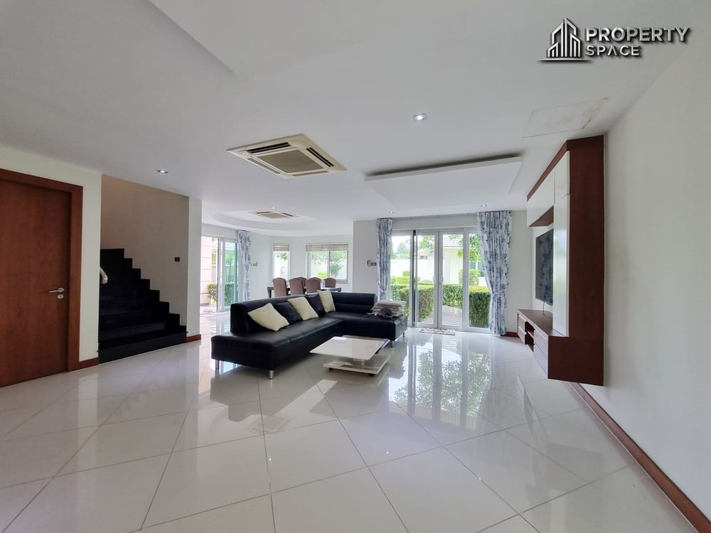 5 Bedroom Pool Villa In Secured Community In Nong Pla Lai Close To Regent International School For Rent Image 6