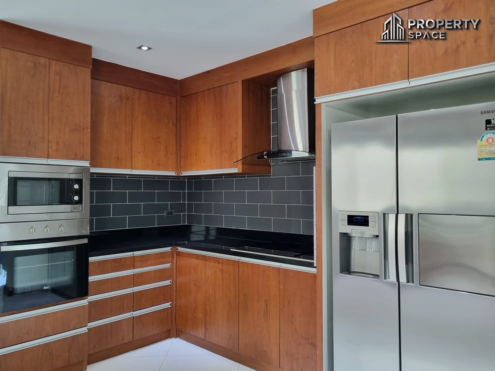 5 Bedroom Pool Villa In Secured Community In Nong Pla Lai Close To Regent International School For Rent Image 12