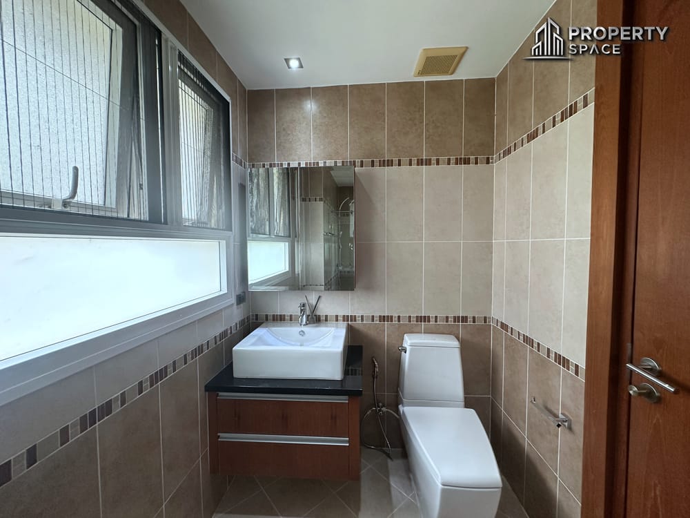 5 Bedroom Pool Villa In Secured Community In Nong Pla Lai Close To Regent International School For Rent Image 38