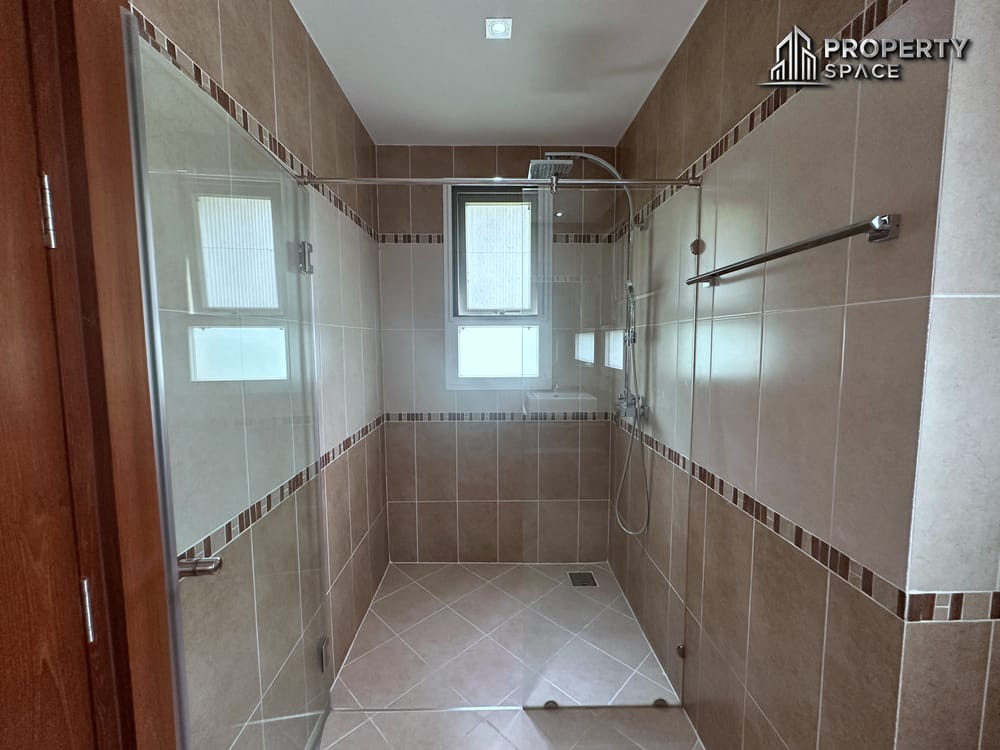 5 Bedroom Pool Villa In Secured Community In Nong Pla Lai Close To Regent International School For Rent Image 37