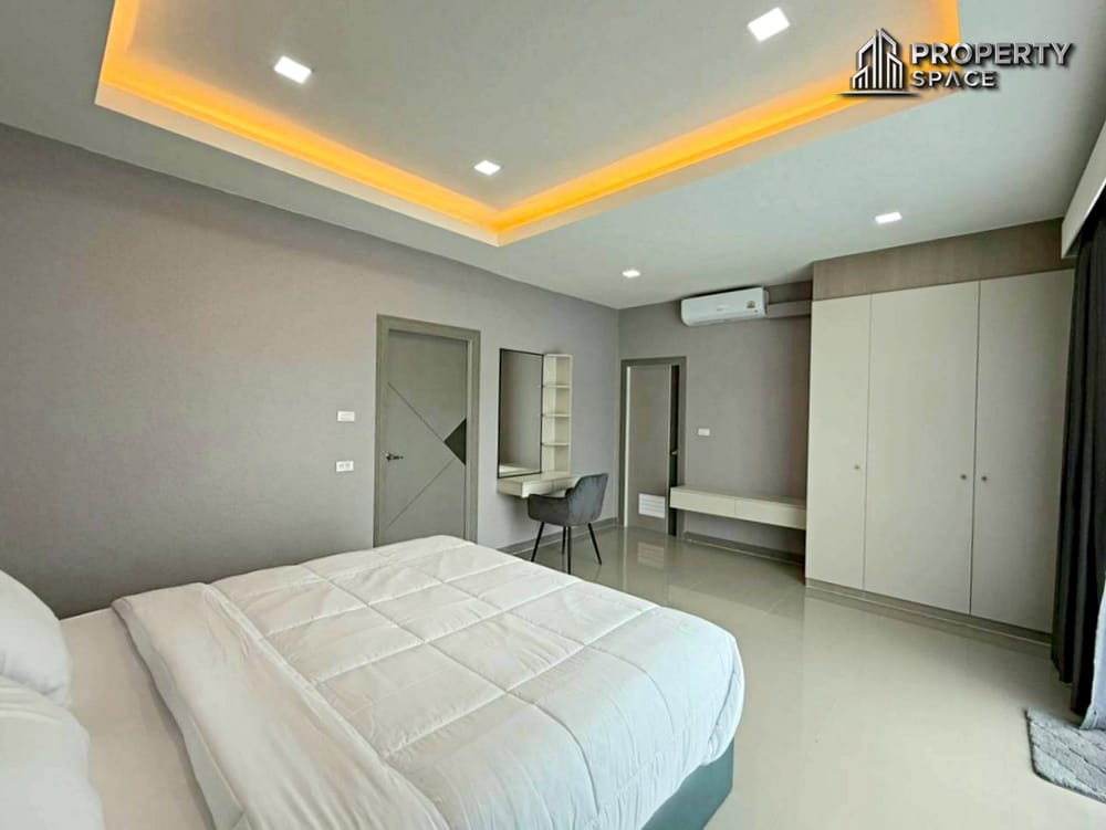 Modern 5 bedroom 2 Storey Pool Villa In Chaiyaphruek Pattaya For Sale Image 11