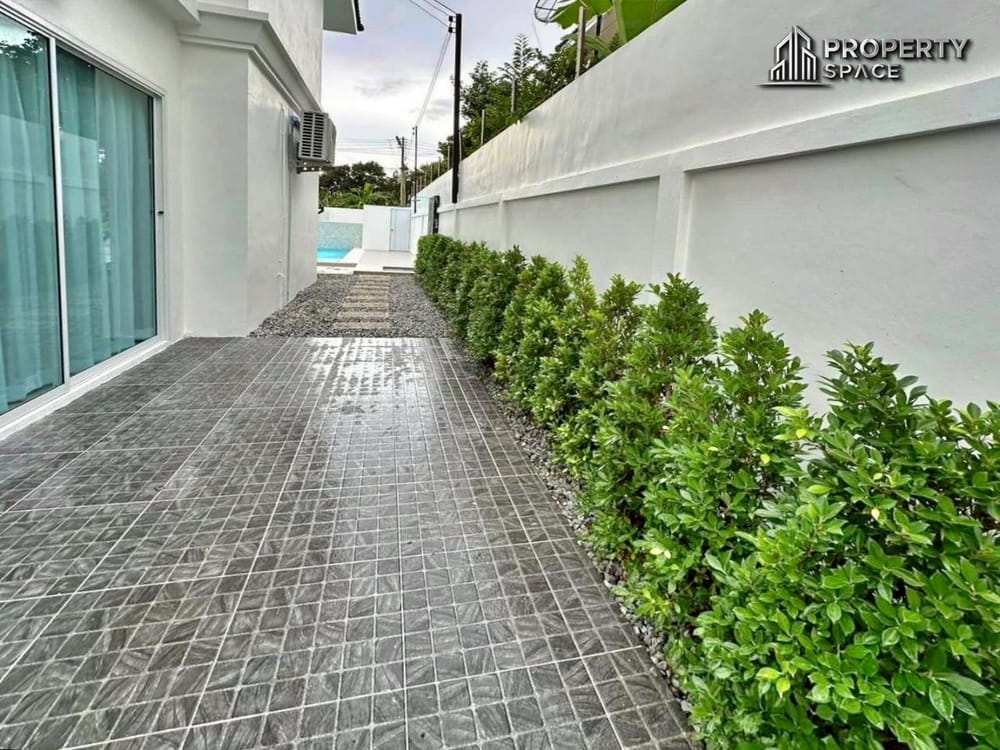 Modern 5 bedroom 2 Storey Pool Villa In Chaiyaphruek Pattaya For Sale Image 24