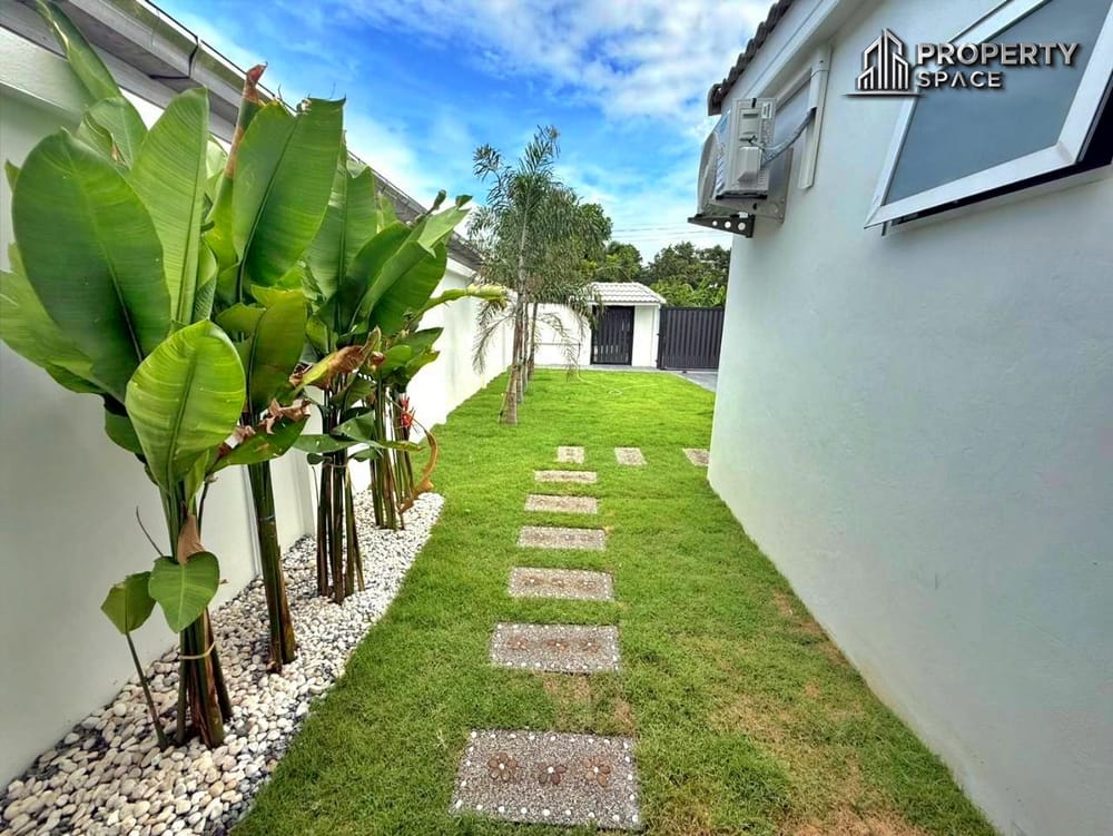 Modern 5 bedroom 2 Storey Pool Villa In Chaiyaphruek Pattaya For Sale Image 26