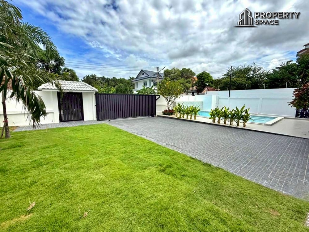 Modern 5 bedroom 2 Storey Pool Villa In Chaiyaphruek Pattaya For Sale Image 4