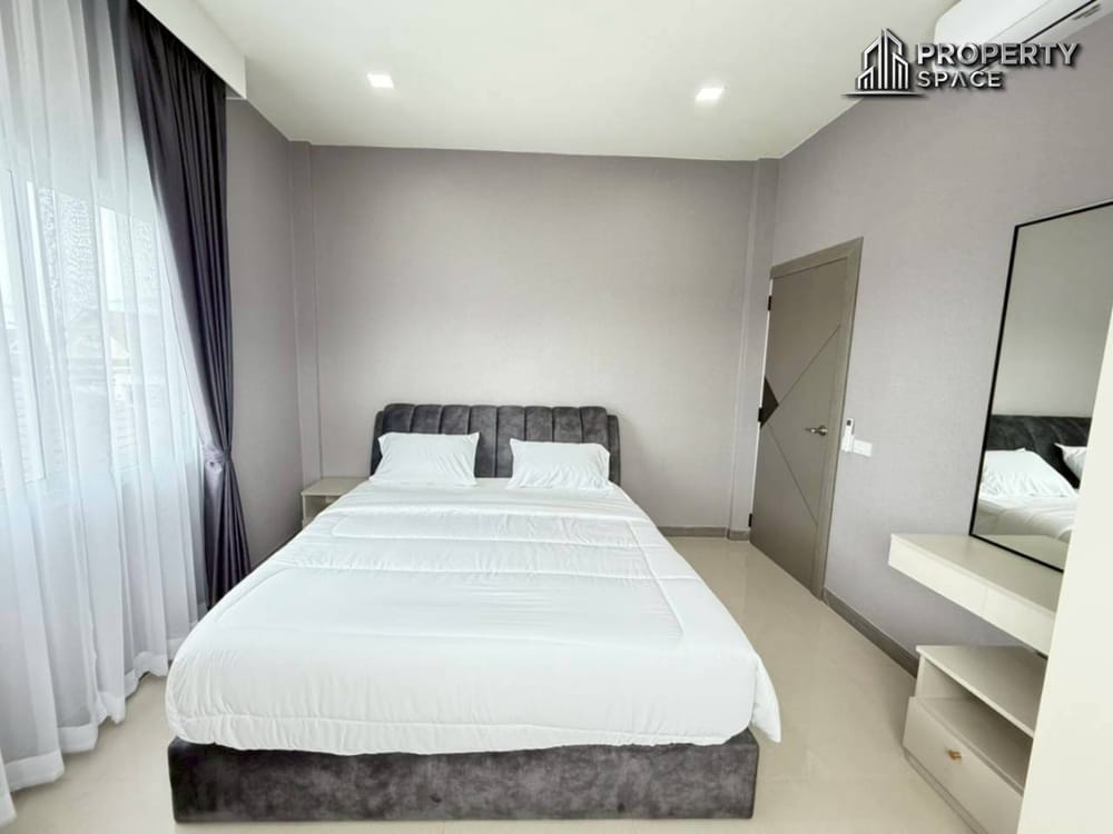 Modern 5 bedroom 2 Storey Pool Villa In Chaiyaphruek Pattaya For Sale Image 22