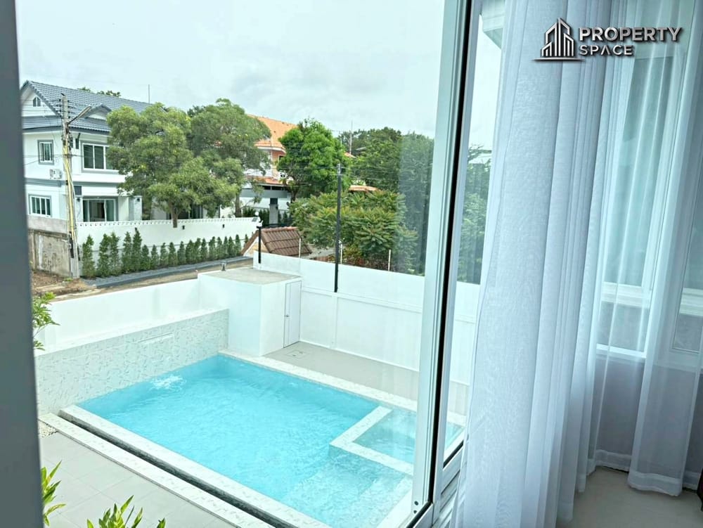 Modern 5 bedroom 2 Storey Pool Villa In Chaiyaphruek Pattaya For Sale Image 18