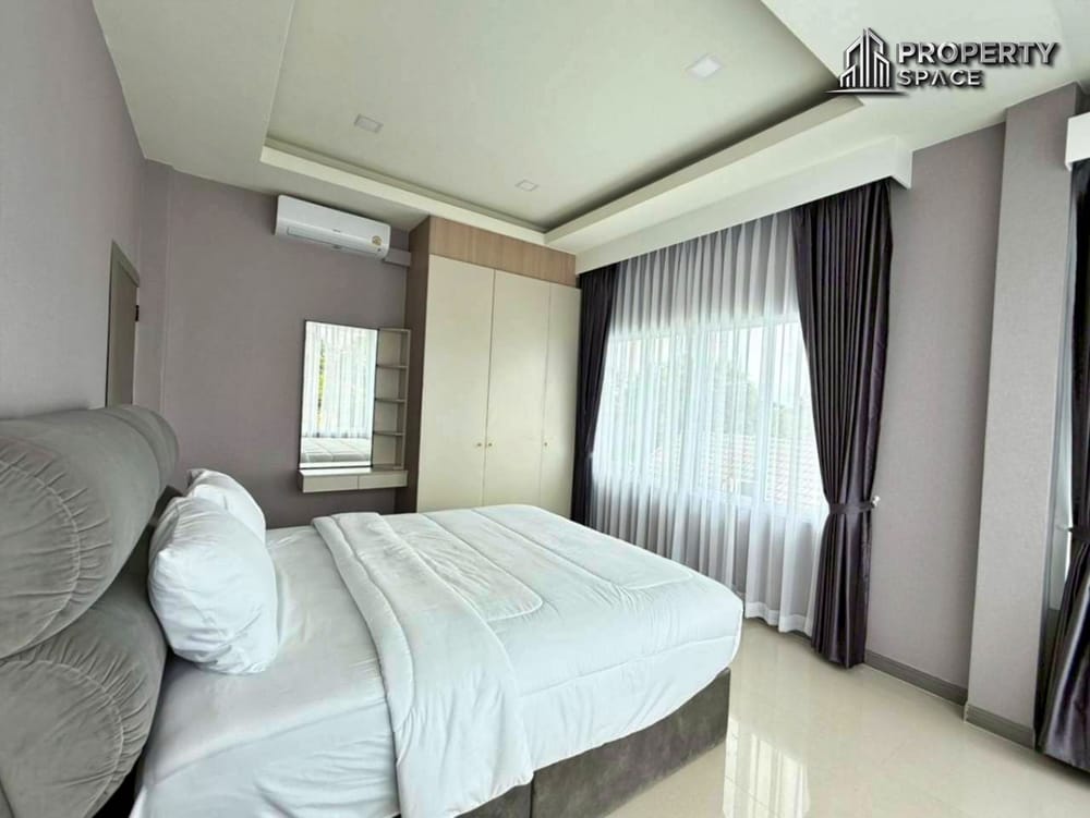 Modern 5 bedroom 2 Storey Pool Villa In Chaiyaphruek Pattaya For Sale Image 15