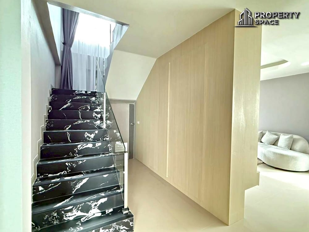 Modern 5 bedroom 2 Storey Pool Villa In Chaiyaphruek Pattaya For Sale Image 14