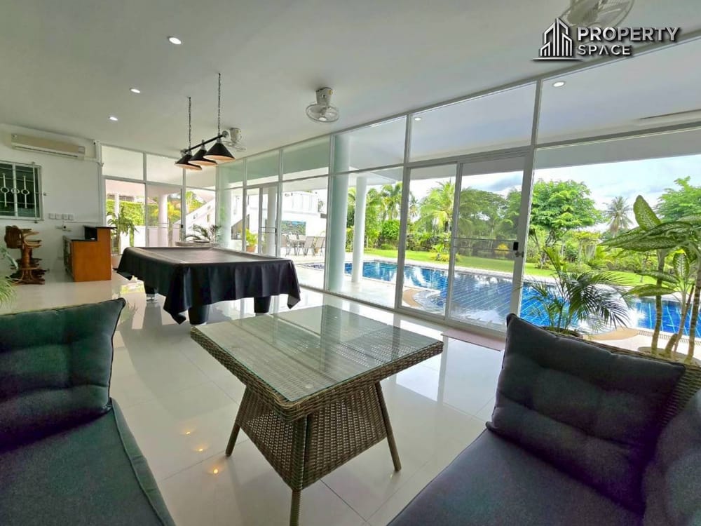 Mediterranean Style 5 Bedroom Pool Villa In East Pattaya For Sale And Rent Image 16